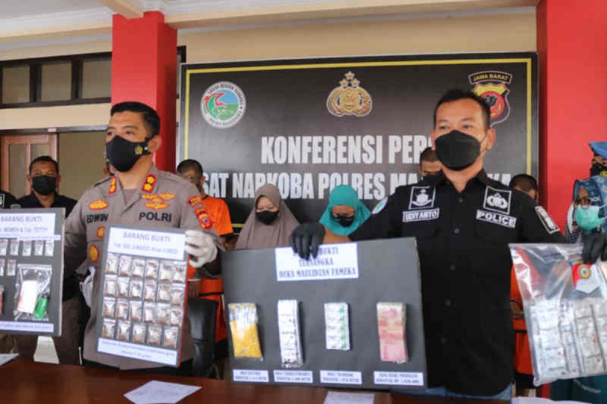 Polisi Majalengka amankan dua perempuan pengedar sabu-sabu
