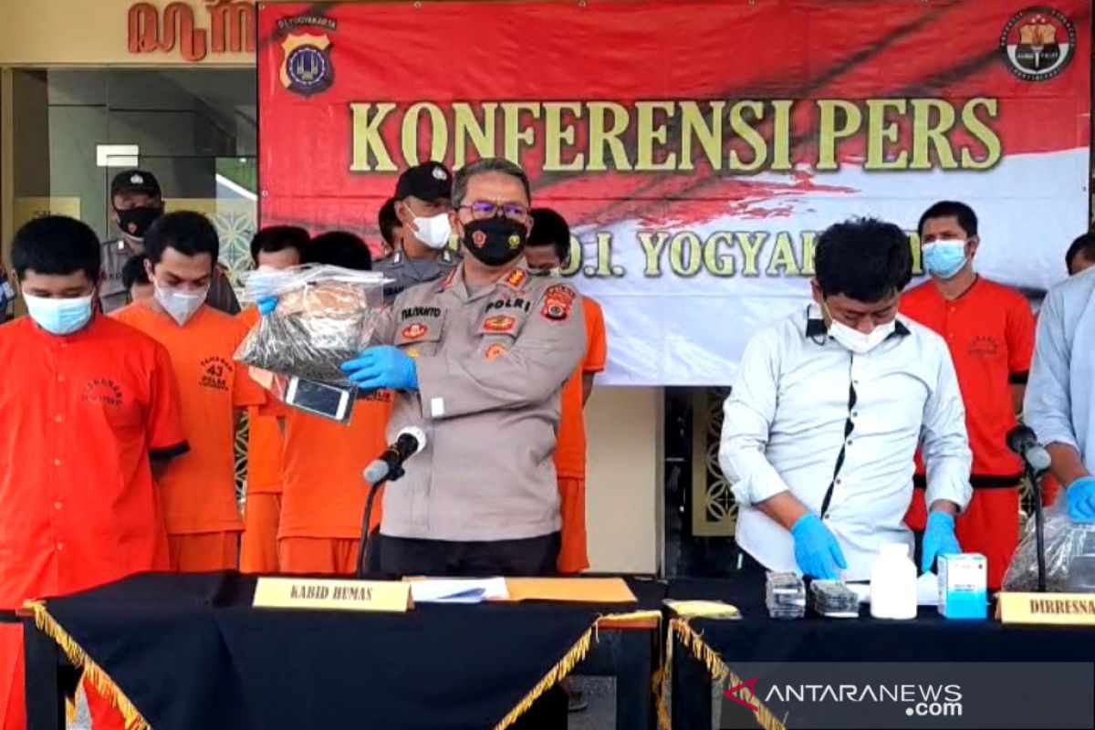 Polda DIY mengungkap jaringan peredaran ganja lintas provinsi