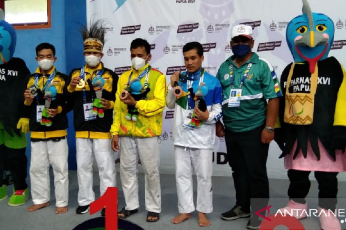 Kalsel sandingkan medali emas dan perak Cabor Judo kelas 60 Kg Paparnas Papua