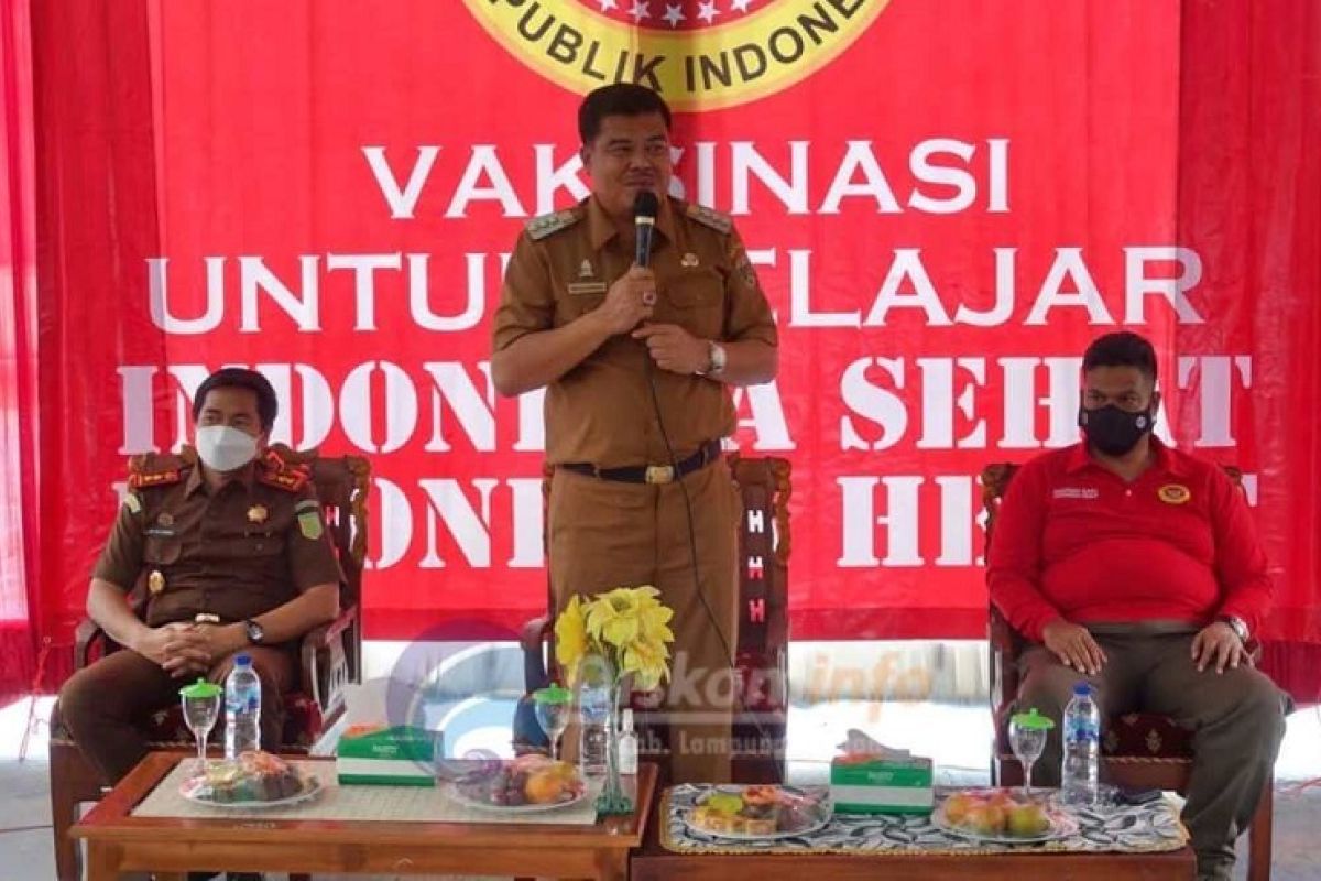 Bupati Lampung Tengah dan Kabinda Lampung tinjau vaksinasi di Poncowati