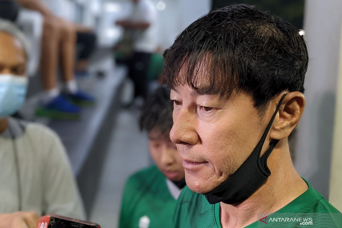 Pelatih Shin Tae-yong minta hormati wasit terkait insiden Ricky Kambuaya