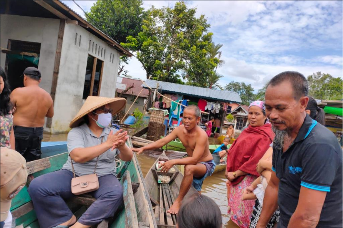 Puskesmas Sungai Ayak bagikan obat untuk warga terdampak banjir