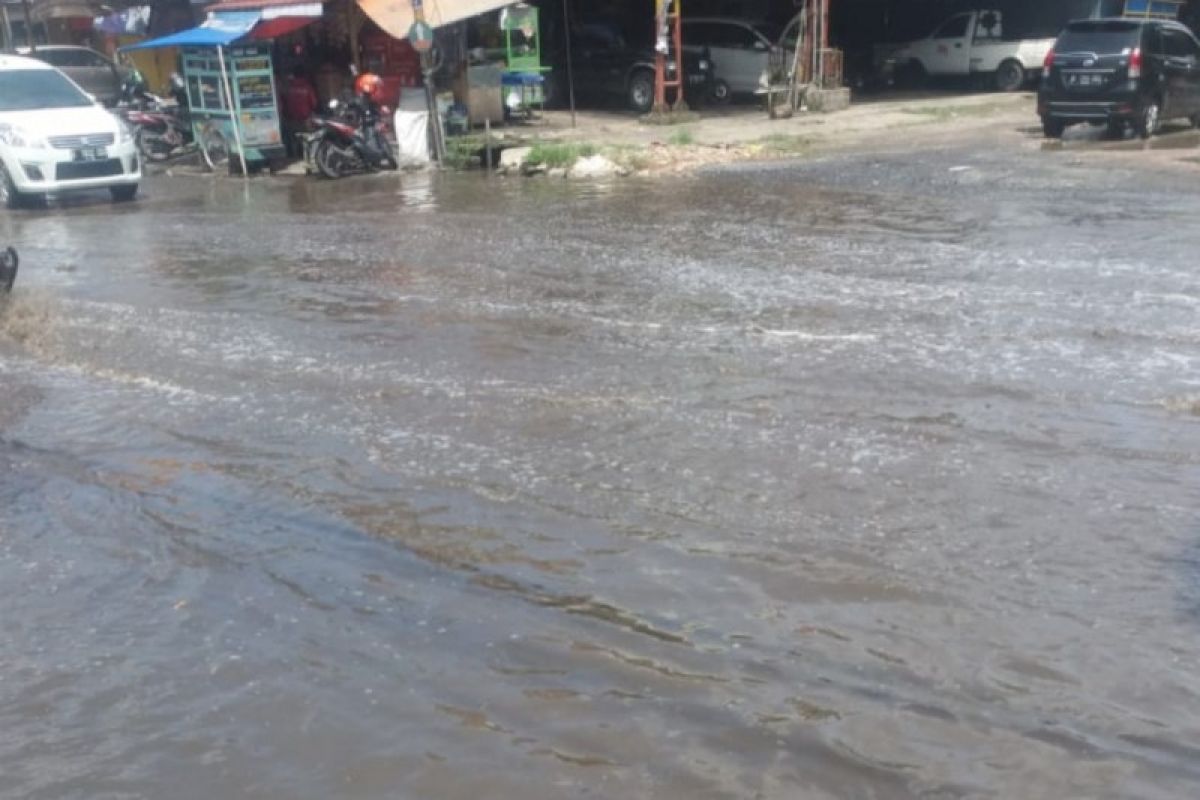 Pemerintah Kabupaten Tangerang diharapkan perbaiki drainase penyebab genangan