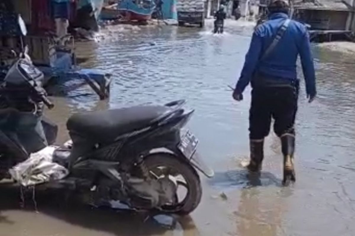 Banjir rob di Dadap Tangerang rendam tiga RW