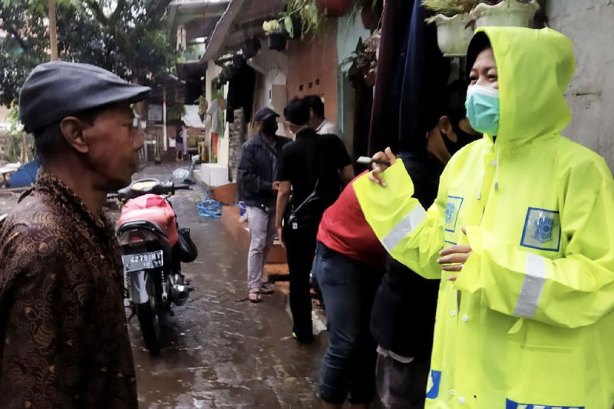 Polresta Malang Kota urus dokumen rusak akibat banjir milik warga