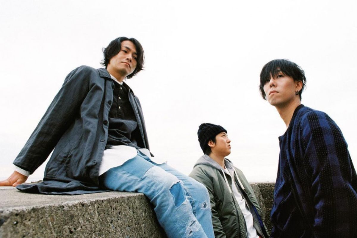 Band rock Jepang RADWIMPS hadirkan video musik "MAKAFUKA"