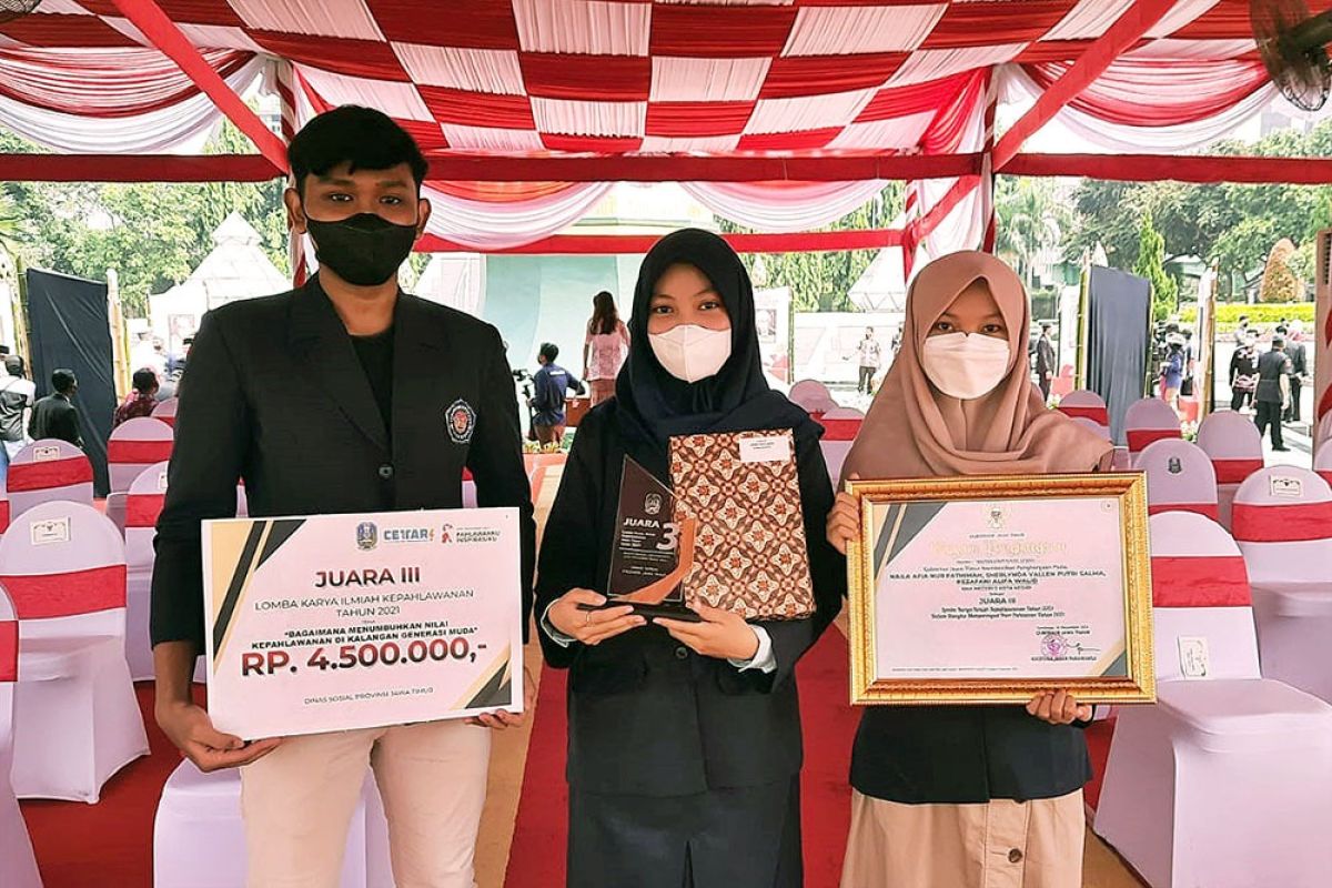 Siswa SMAN 2 Kota Kediri raih posisi ketiga lomba karya ilmiah kepahlawanan