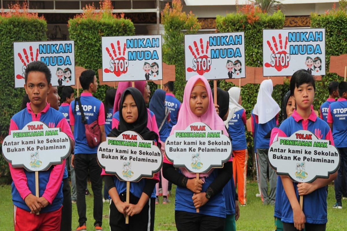 Violence against women, children rampant in Riau Islands: governor