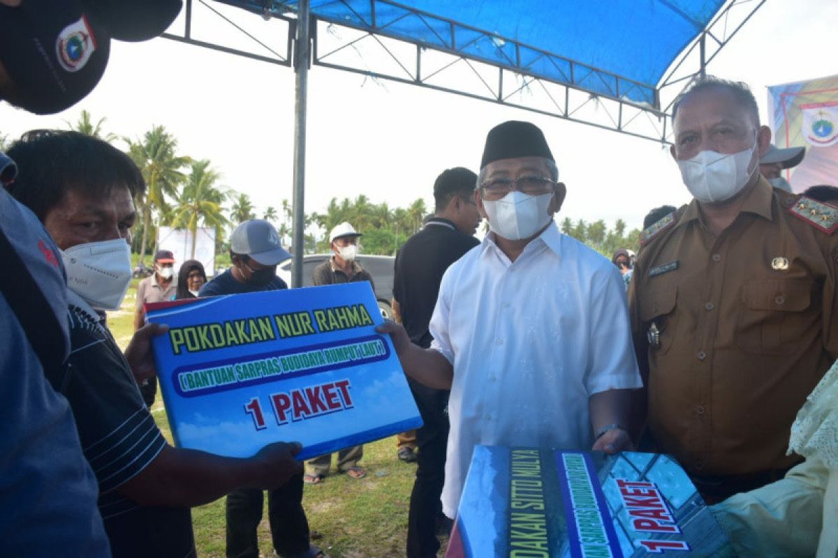 Gubernur Sulbar mengajak masyarakat pesisir jaga kelestarian lingkungan