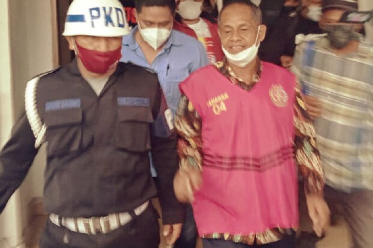 Usai diperiksa, Sekda Kabupaten SBB ditahan di Rutan Ambon