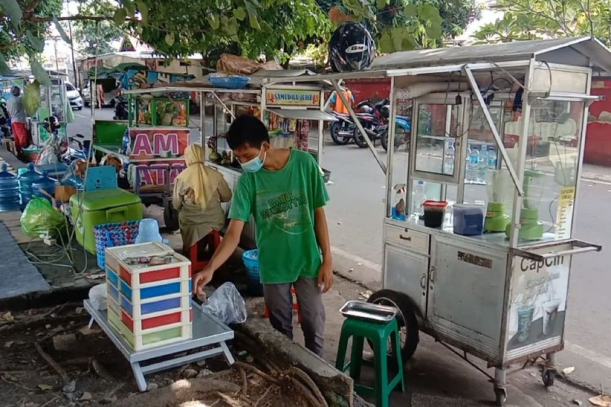 Pekan depan retribusi sampah PKL di Kota Mataram mulai ditarik
