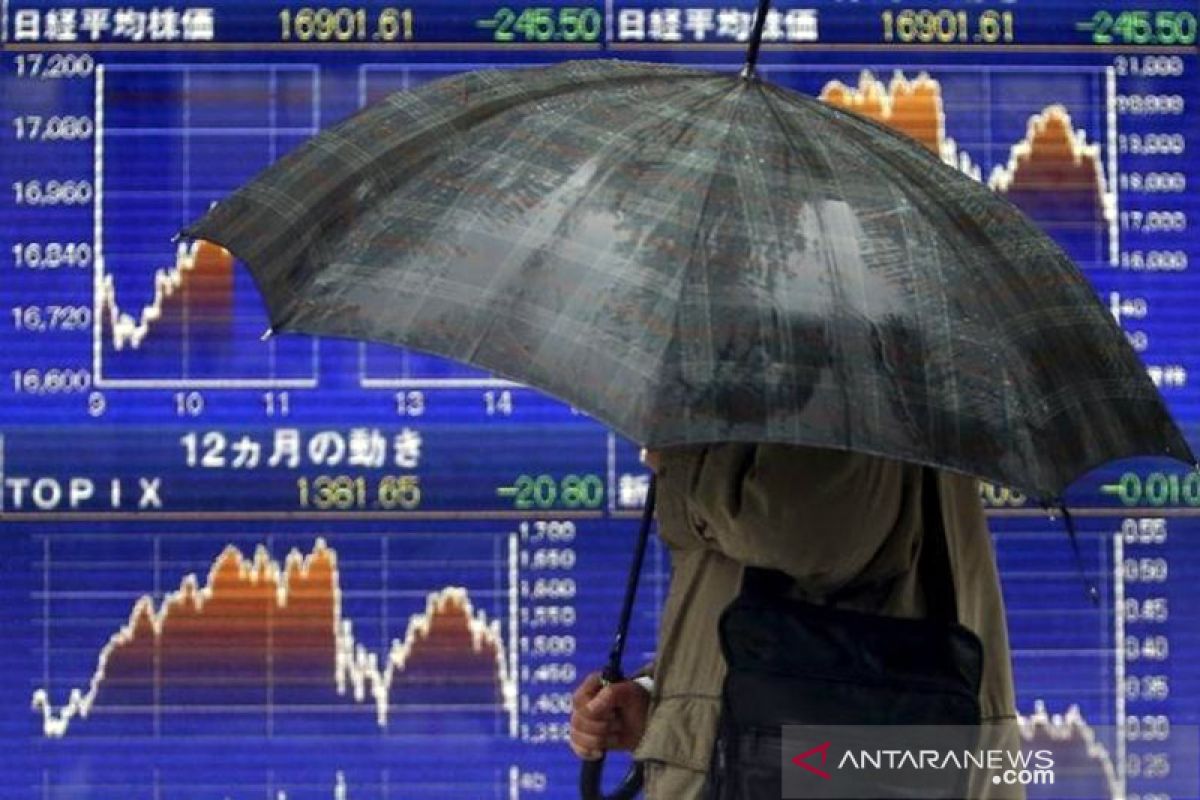 Saham Tokyo ditutup beragam, ekuitas chip turun dan transportasi naik