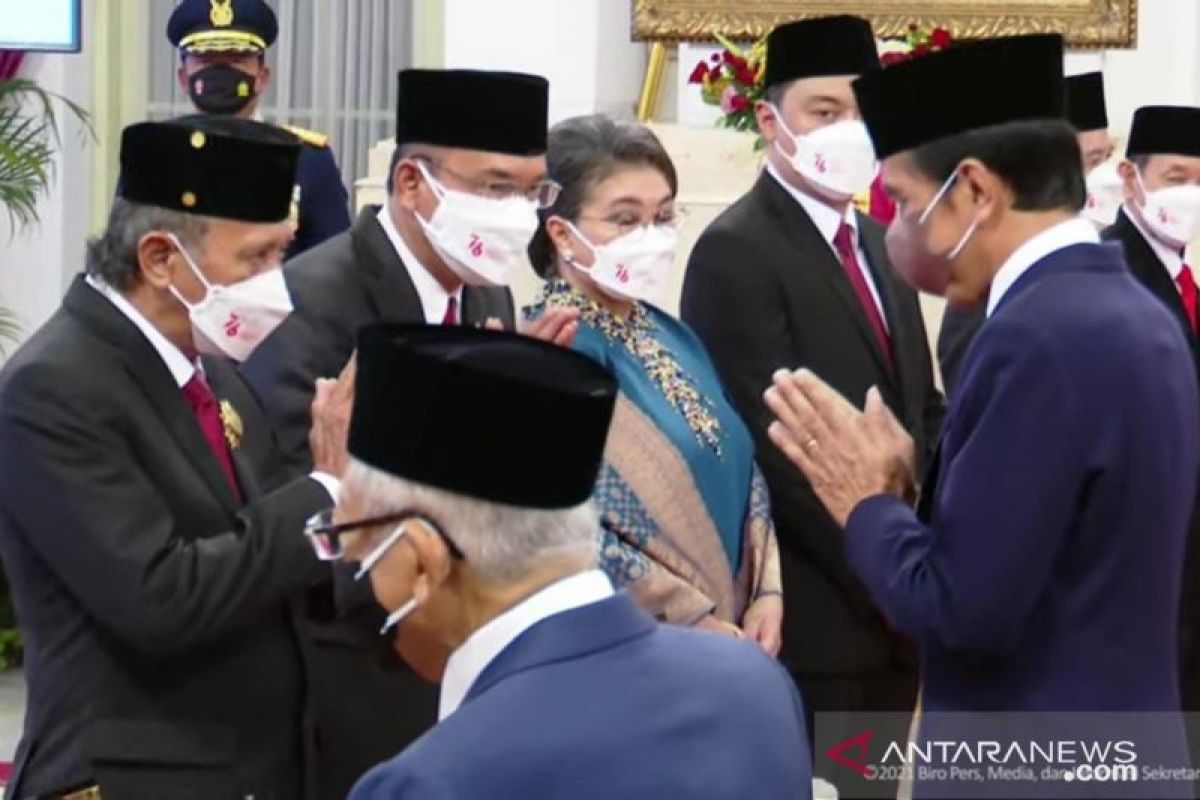 Presiden RI Joko Widodo berikan gelar pahlawan nasional kepada empat tokoh