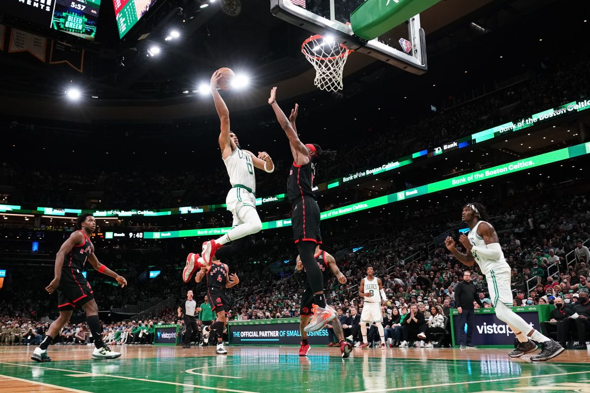 Boston Celtics terkam Toronto Raptors dengan 104-88