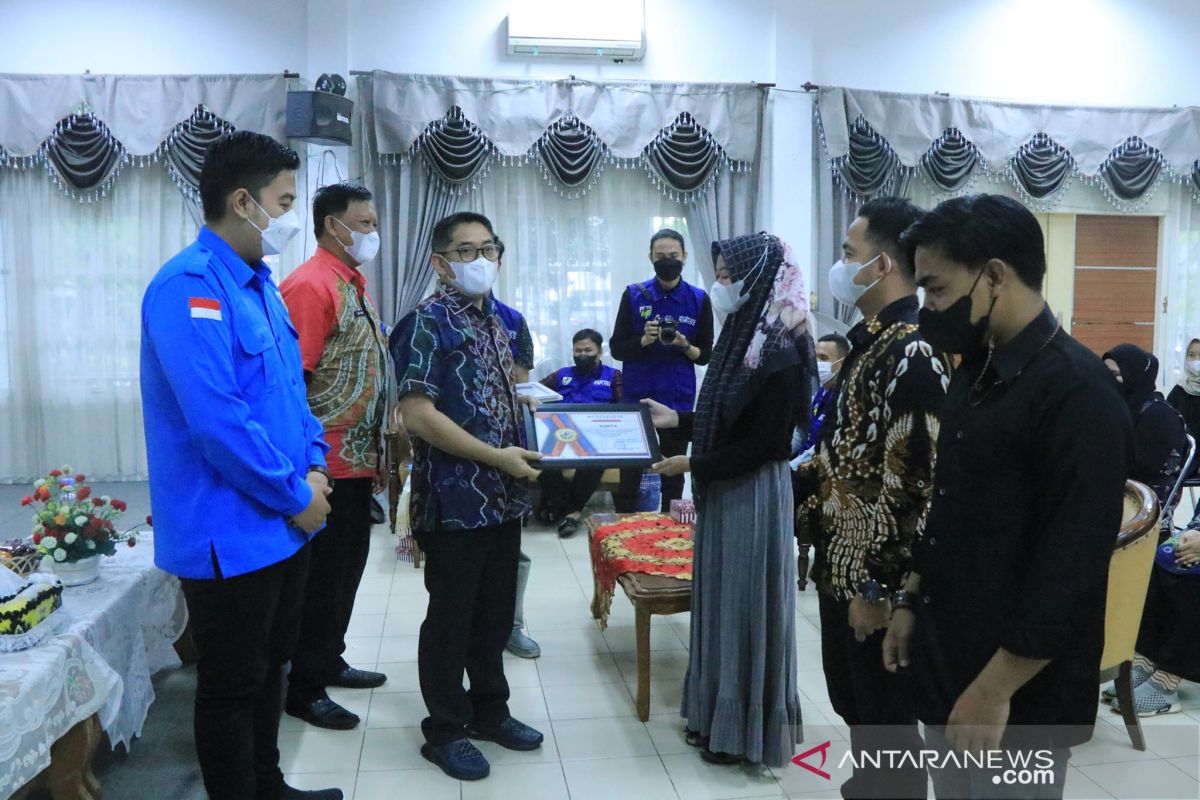 Wabup tutup pelatihan keterampilan pemuda KNPI HSS