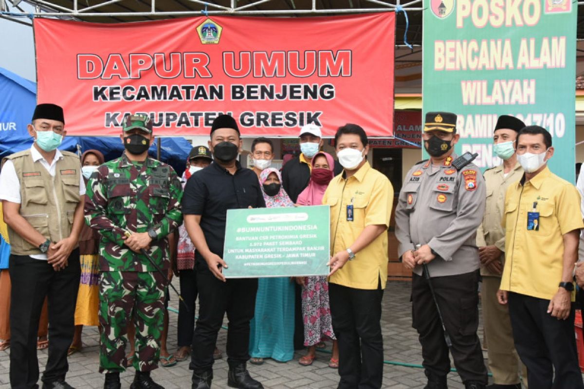 Petrokimia Gresik bantu 1.972 paket sembako untuk korban banjir di Gresik