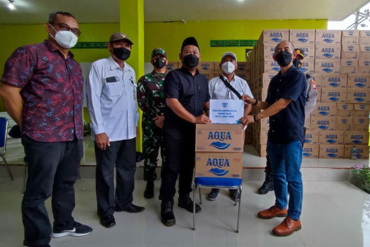 Danone Indonesia bantu air minum untuk korban banjir di Gresik