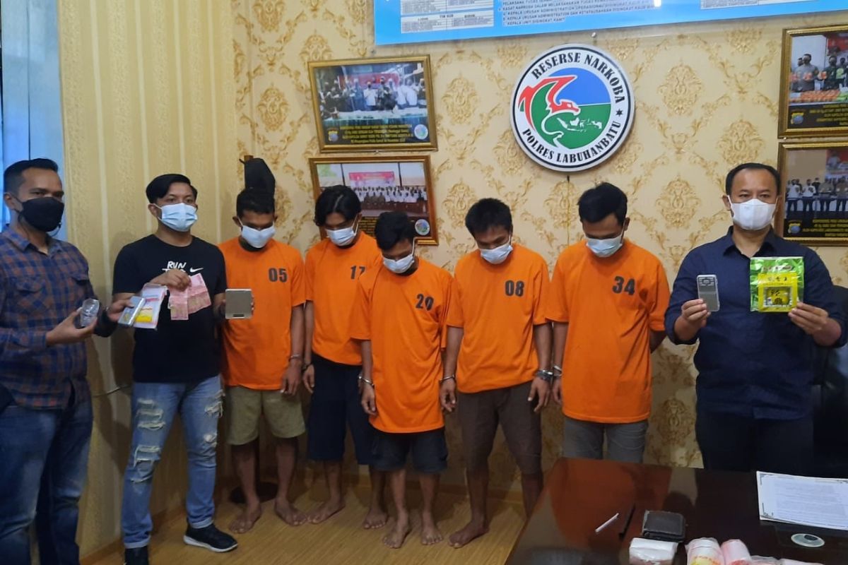 Lima orang pengedar narkoba di Labuhanbatu terancam 20 tahun penjara