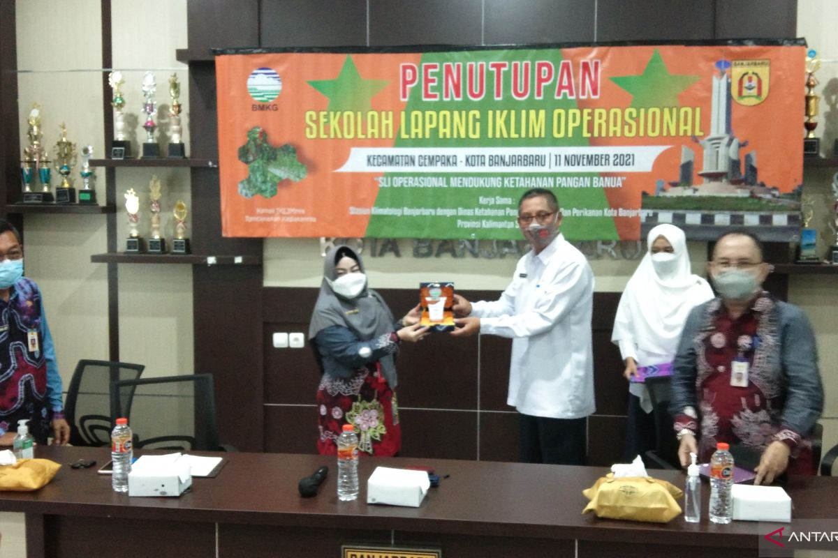 Petani terbantu SLI Operasional yang digelar BMKG Staklim Banjarbaru