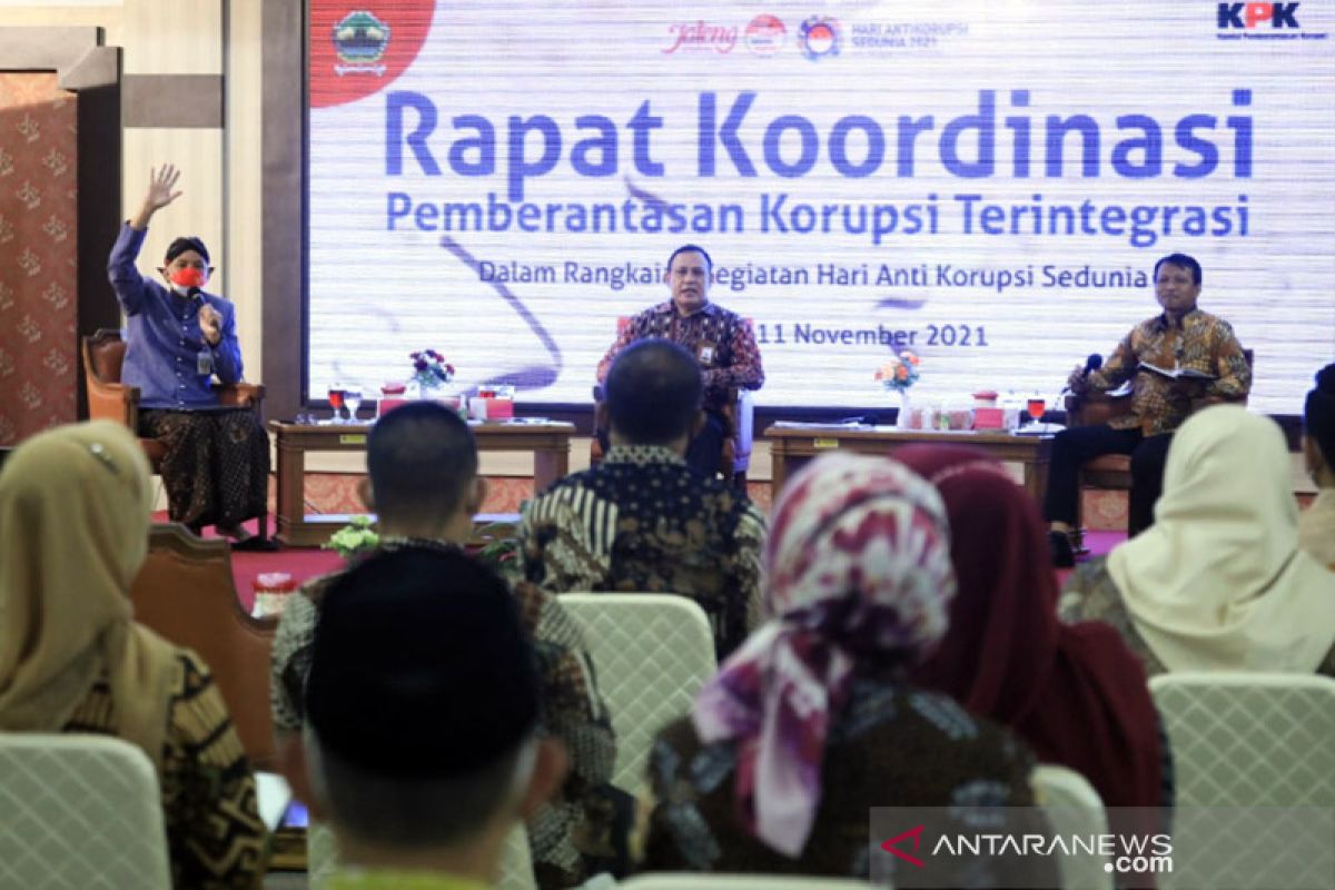 Ganjar gandeng KPK ingatkan kepala daerah se-Jateng tak korupsi