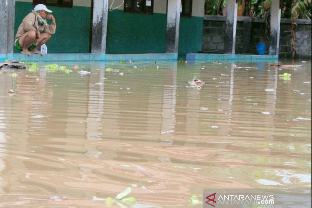 Bupati Karawang minta aparatur desa bersiap antisipasi bencana banjir
