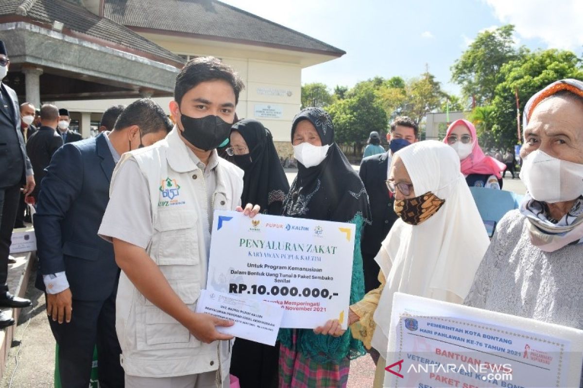 UPZ Pupuk Kaltim Salurkan Bantuan Bagi Veteran dan Piveri Kota Bontang