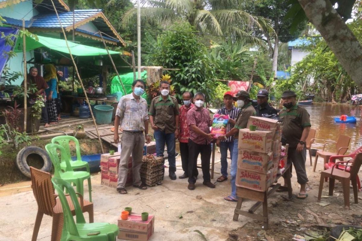 KSP Agro Group bantu korban banjir di Sintang