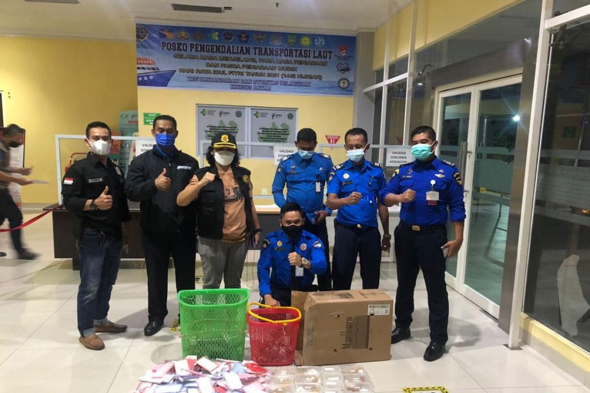 Batam hentikan pengiriman ilegal tokek ke Pekanbaru