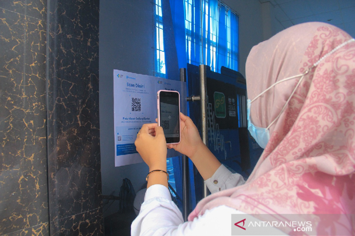 Berkunjung ke kantor pemerintah Banda Aceh wajib scan barcode PeduliLindungi