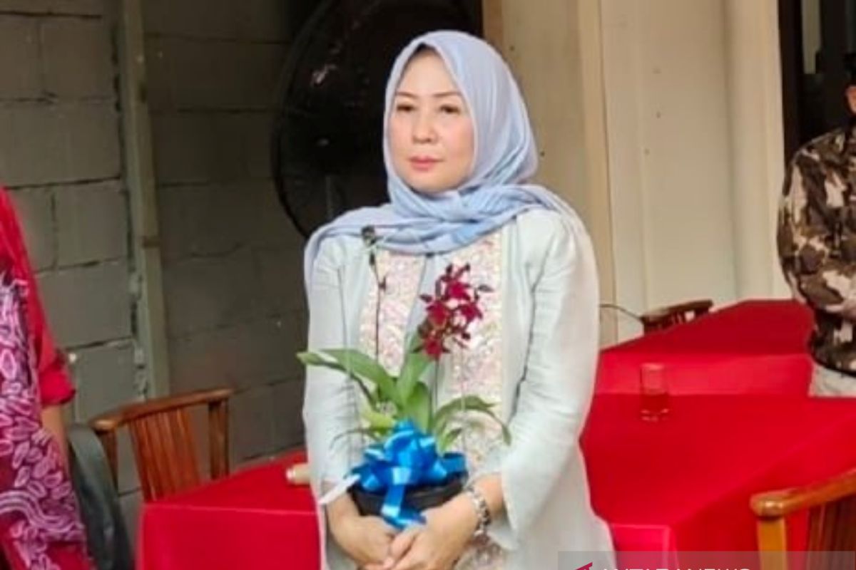 Aida Muslimah ajak anggota IWAPI budi daya anggrek