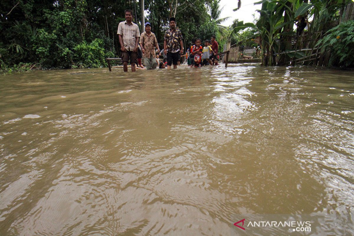 Cuaca ekstrem, warga Aceh Tamiang diimbau kurangi aktivitas di luar