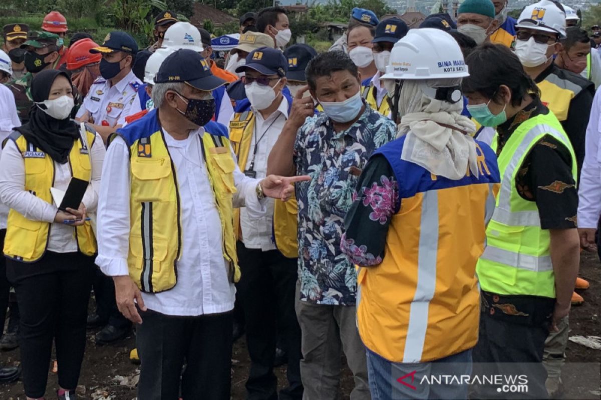 PUPR minister reviews flash flood handling measures in Batu