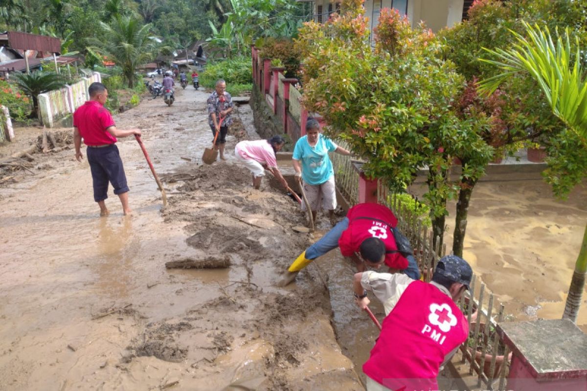 Pascalongsor dan banjir, warga Sinuruik Talamau Pasbar diminta waspada seminggu kedepan