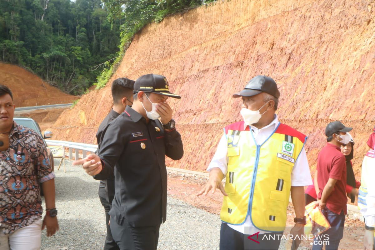 Pemkab Kapuas Hulu ingin membuka akses desa terisolir