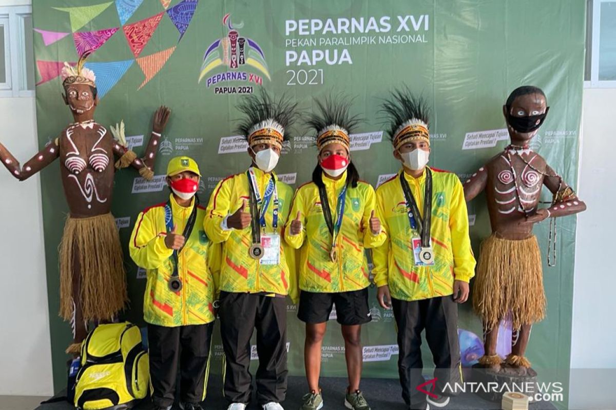 Peparnas Papua - Riau koleksi 17 emas