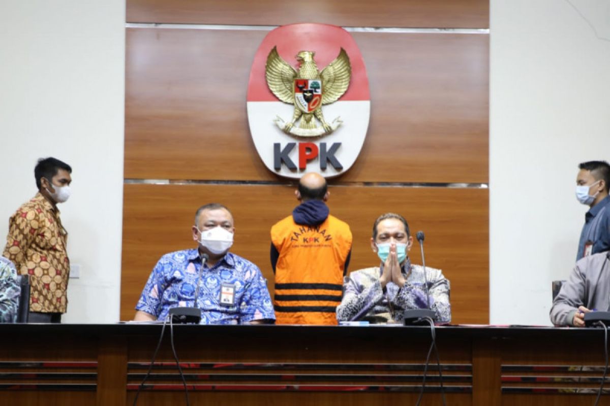 KPK konfirmasi saksi soal penukaran uang oleh tersangka pegawai pajak