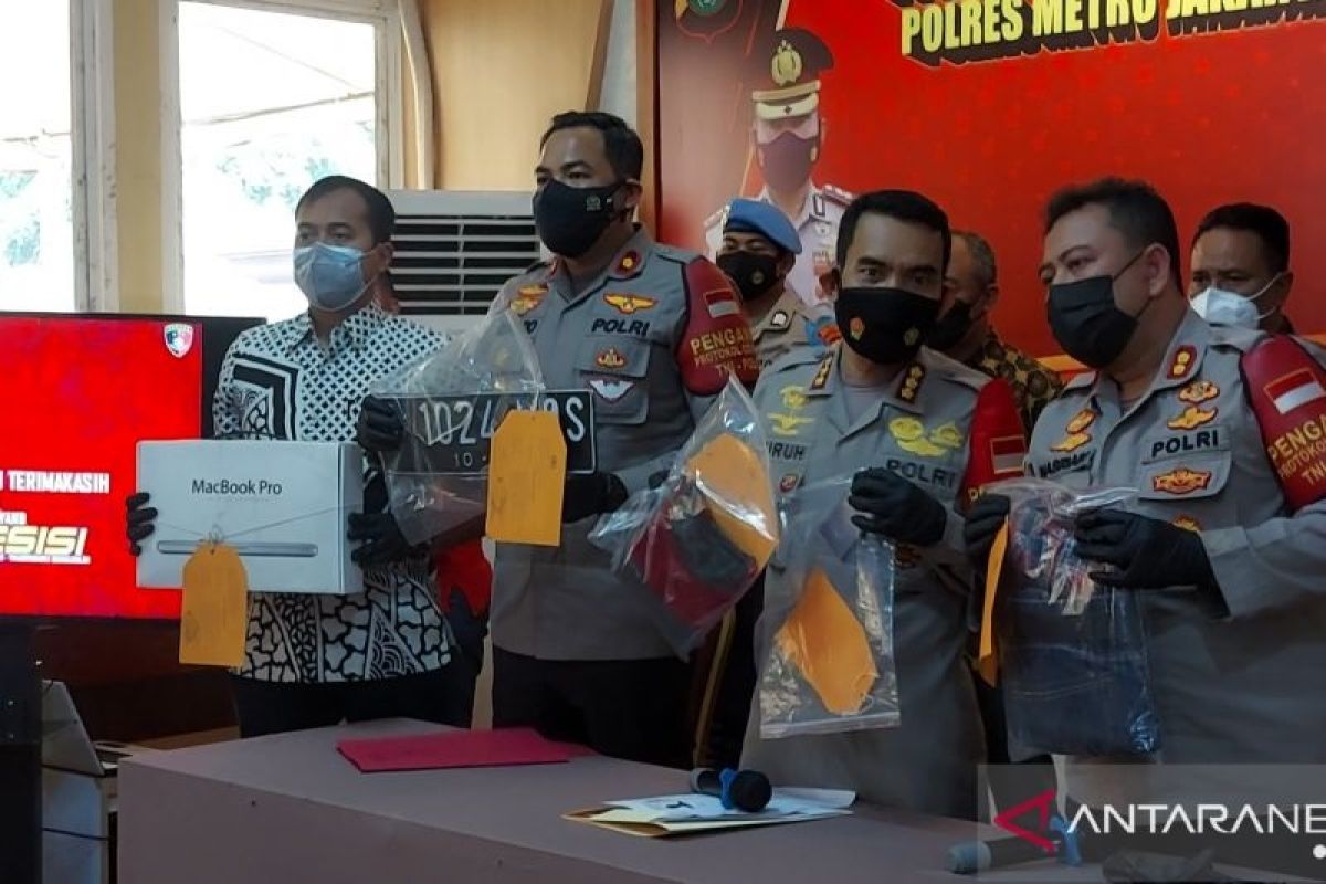 Polisi tangkap dua pembobol mobil di Pantai Indah Kapuk