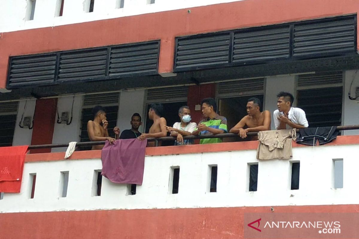 Ratusan TKI dideportasi Malaysia ke Nunukan