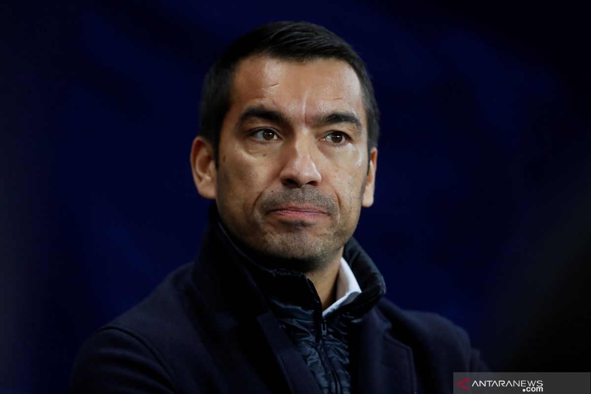 Klub Liga Skotlandia Rangers resmi tunjuk Giovanni van Bronckhorst sebagai pelatih anyar