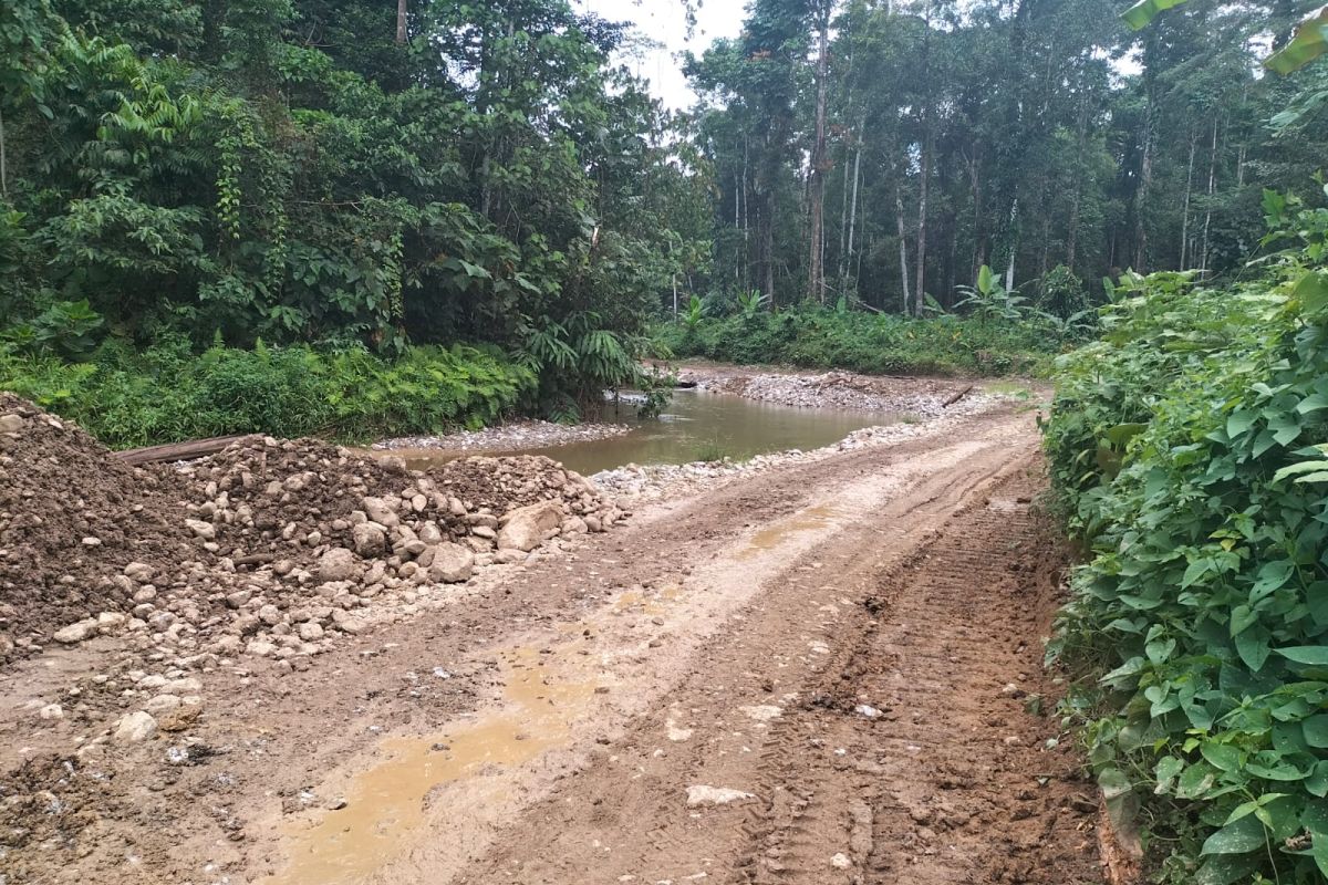 Kepala suku besar Kuri Wamesa-Soug restui jalan trans Provinsi Papua Barat