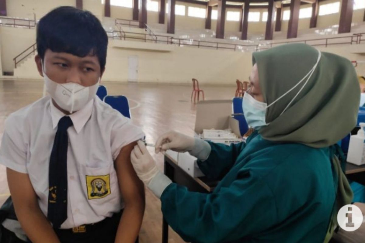 Pemkab Paser Kaltim  vaksinasi 500 pelajar peringati HKN 2021