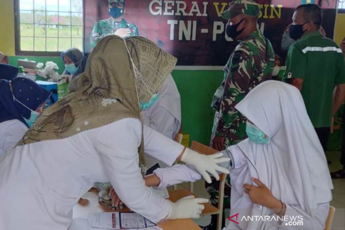 PT KTS gelar vaksinasi bagi siswa SMP dan SMA di Aceh Barat