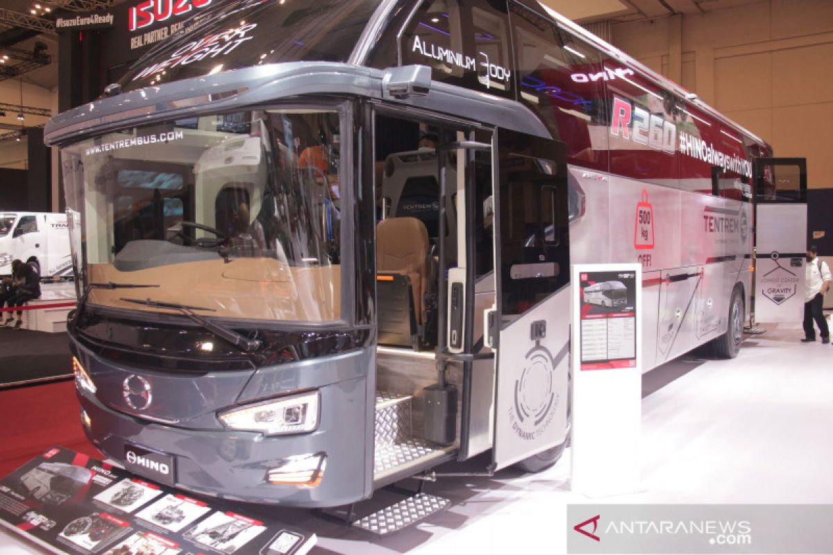 Hino Bus R260 hadir di GIIAS 2021