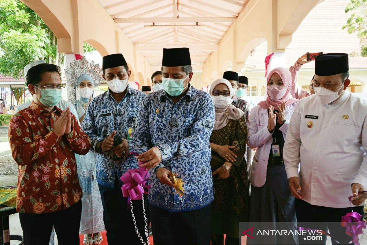 Alfedri resmikan laboratorium patologi anatomi RSUD Tengku Rafian Siak