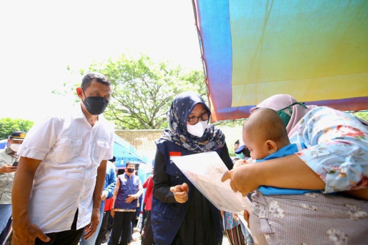 Pemkab Banyuwangi layani adminduk warga kawasan hutan lewat program Camping Embun