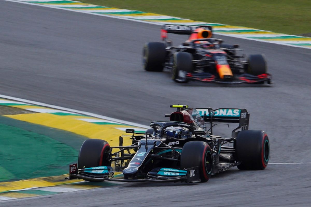 Formula 1: Bottas rebut pole position di GP Brazil, Hamilton siap menyerang