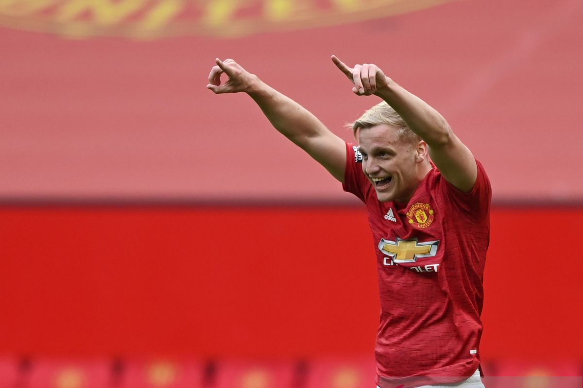 Donny van de Beek bulatkan tekad tinggalkan Manchester United