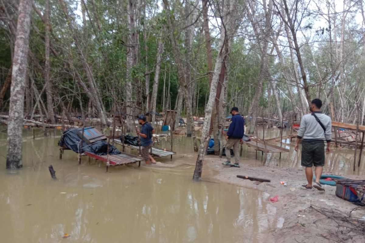 Polisi tertibkan aktivitas tambang timah ilegal di Bangka Barat