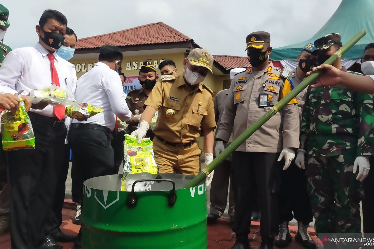 Bupati Asahan bersama Kapolres musnahkan Sabu 62 Kg