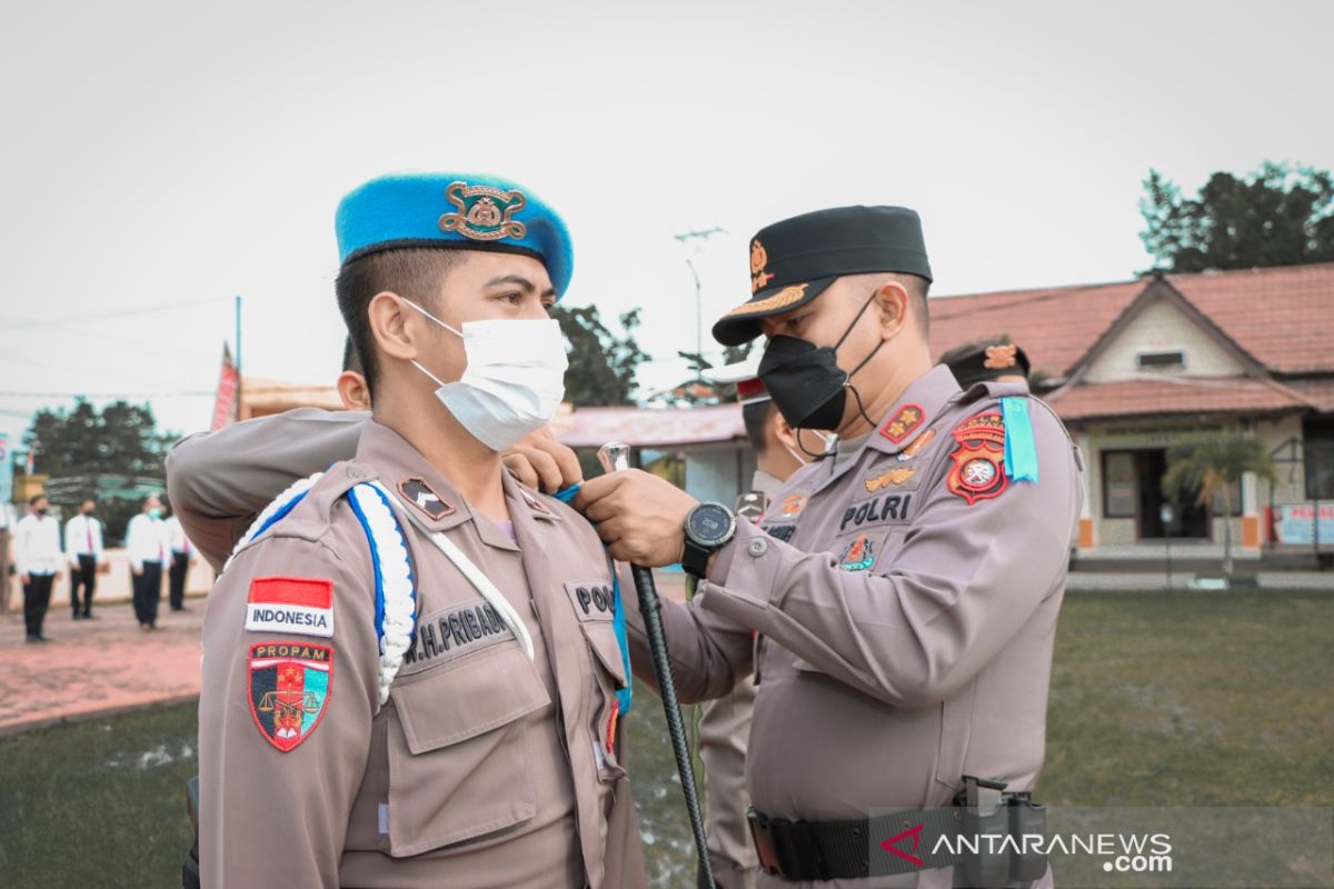 Kapolres Bengkayang imbau masyarakat selalu disiplin saat berkendara